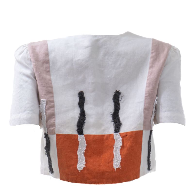 Camisa-WaiWai-e-Betina-de-Luca-Aplicacoes-Tricolor