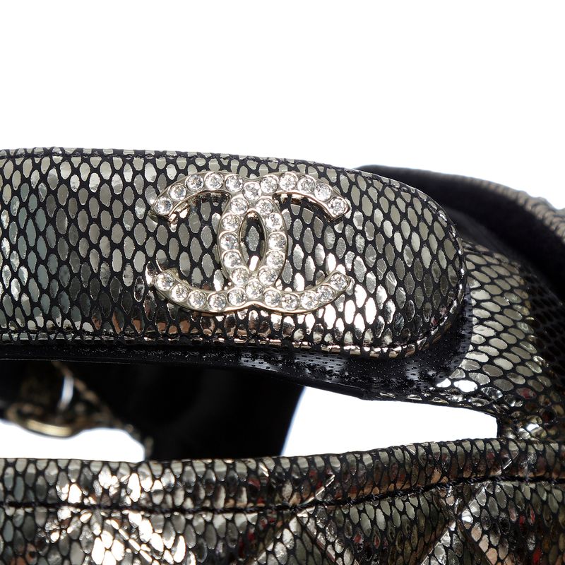 Papete-Chanel-Couro-Metalizado-