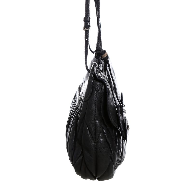 Bolsa-Miu-Miu-Coffer-Chain-Preta