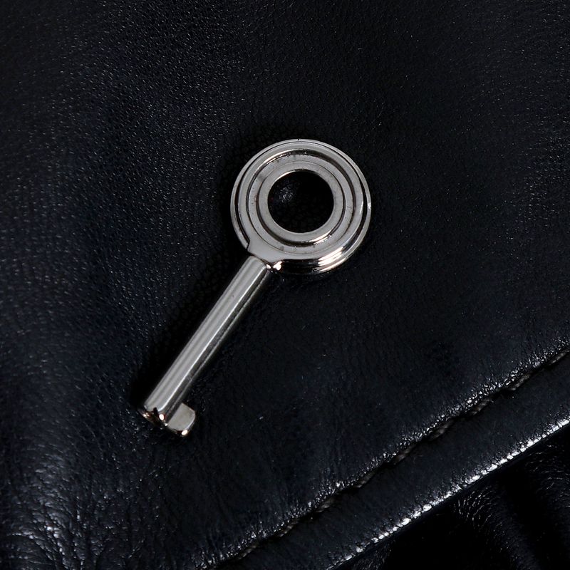 Bolsa-Miu-Miu-Coffer-Chain-Preta