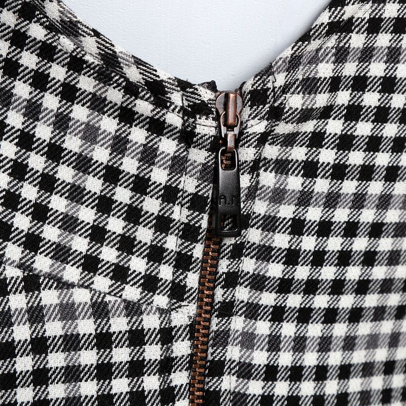 Conjunto-A-Niemeyer-Xadrez-Preta-e-Branca
