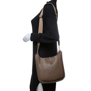 Bolsa Hermès Evelyne III 29 Marrom