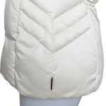 Casaco-Moncler-Puffer-e-Pelos-Creme