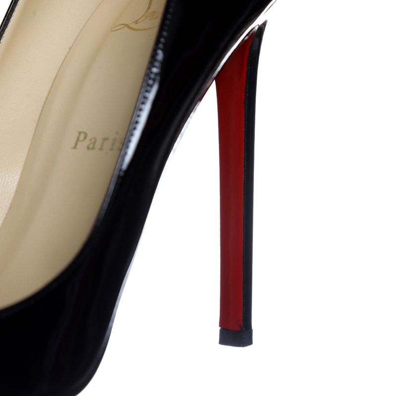 85282-Sapato-Christian-Louboutin-Scarpin-Verniz-Preto-7