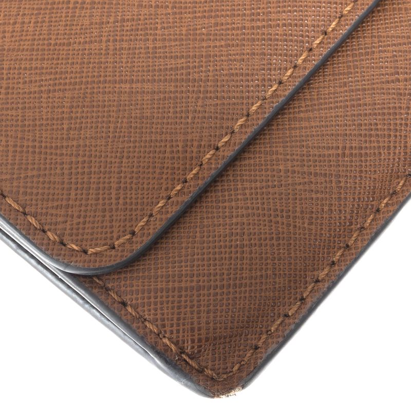 Carteira-Michael-Kors-Saffiano-Caramelo