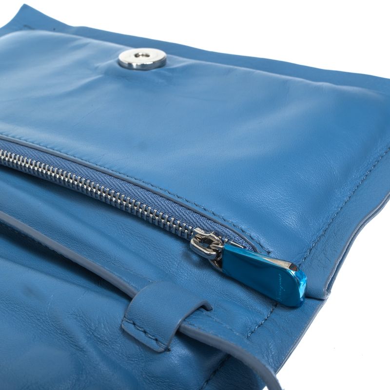 Bolsa-Salvatore-Ferragamo-Acolchoada-Azul