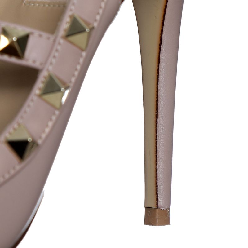 Scarpin-Valentino-Garavani-Rockstud-Bege