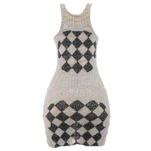 Vestido Bordado com Pedrarias