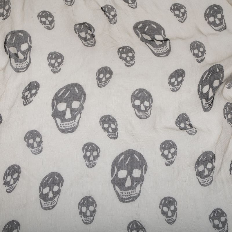 Lenco-Alexander-McQueen-Estampa-Caveira