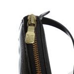 Bolsa-Louis-Vuitton-Pochette-Epi-Preta