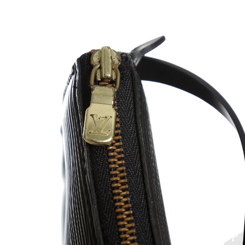 Bolsa-Louis-Vuitton-Pochette-Epi-Preta