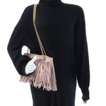 Bolsa-Adriana-Degreas-Franjas-Camurca-Rosa