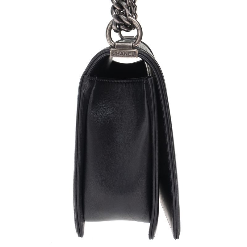 Bolsa-Chanel-Boy-Grande-Lambskin-Preta