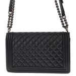 Bolsa-Chanel-Boy-Grande-Lambskin-Preta