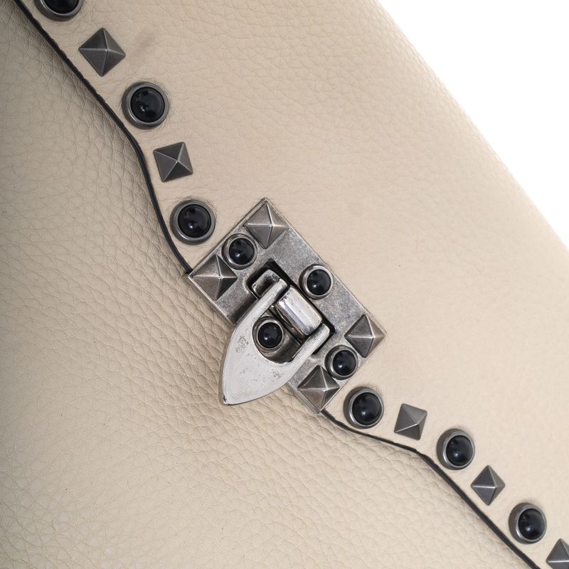 Bolsa-Valentino-Garavani-Rockstud-Rolling-Creme