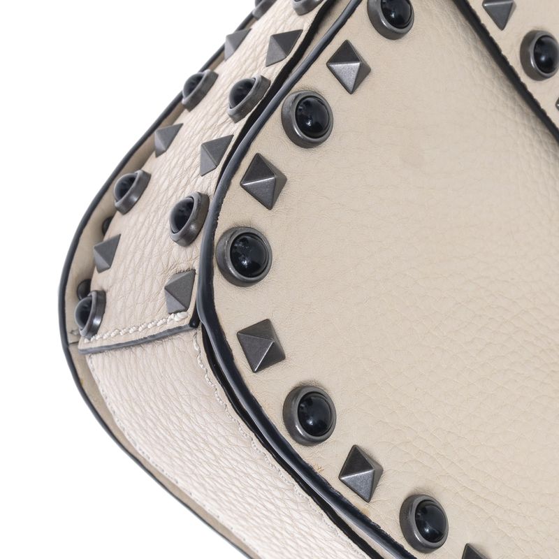 Bolsa-Valentino-Garavani-Rockstud-Rolling-Creme