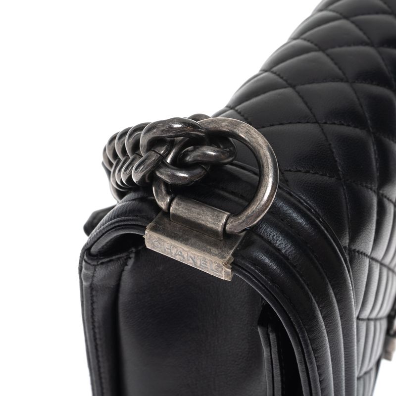 Bolsa-Chanel-Boy-Grande-Lambskin-Preta