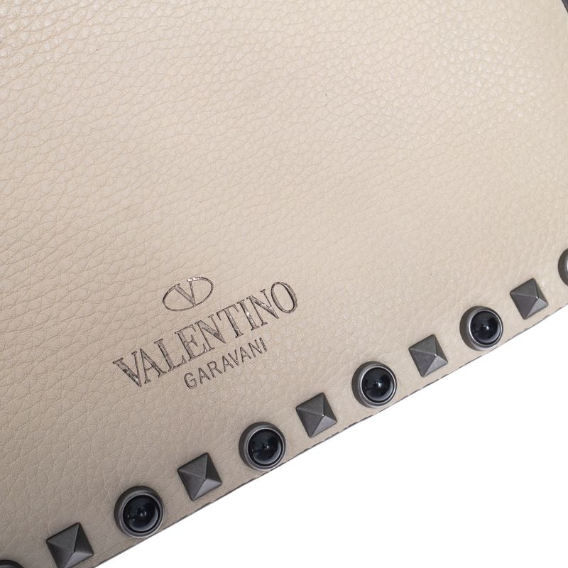 Bolsa-Valentino-Garavani-Rockstud-Rolling-Creme