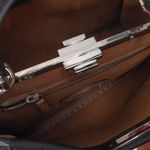 Bolsa-Fendi-Peekaboo-Selleria-Preta