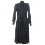Vestido-Valentino-Garavani-V-Logo-Plissado-Preto
