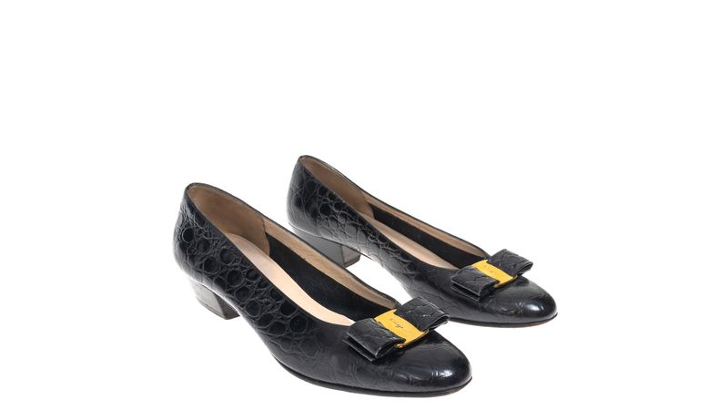 Sapato Salvatore Ferragamo Vara Couro Exótico Preto | Brechó