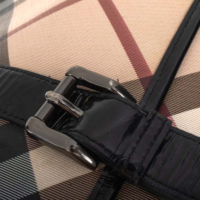 Bolsa-Burberry-Verniz-Preto-e-Housecheck-