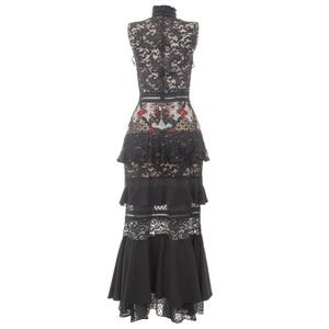 Vestido PatBo Babados e Bordado Preto