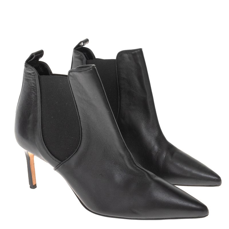 Bota-Manolo-Blahnik-Bico-Fino-Preta