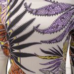 Vestido-Just-Cavalli-Estampa-Folhas-Fundo-Branco