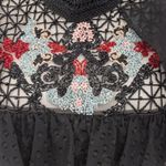 Vestido-PatBo-Babados-e-Bordado-Preto
