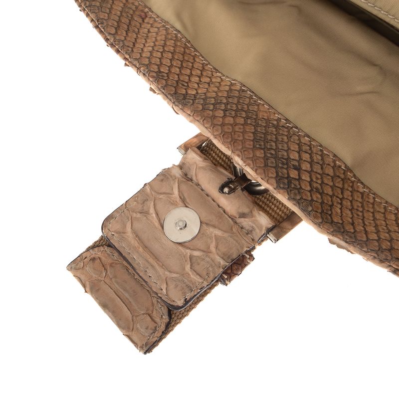 Bolsa-Prada-Fivela-e-Bolsos-Couro-Exotico-e-Nylon