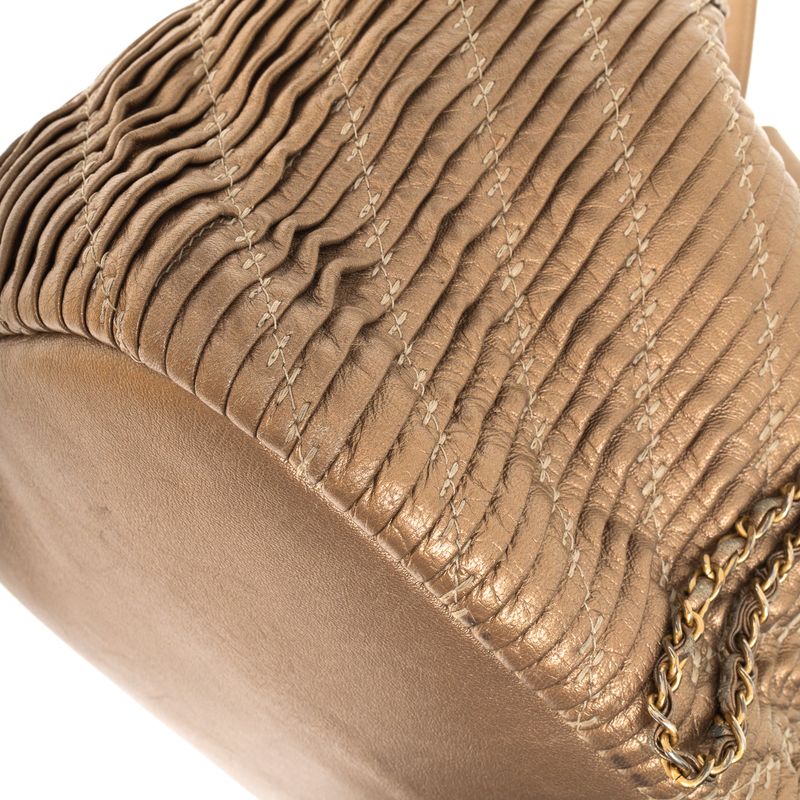 Bolsa-Chanel-Coco-Pleats-Dourada