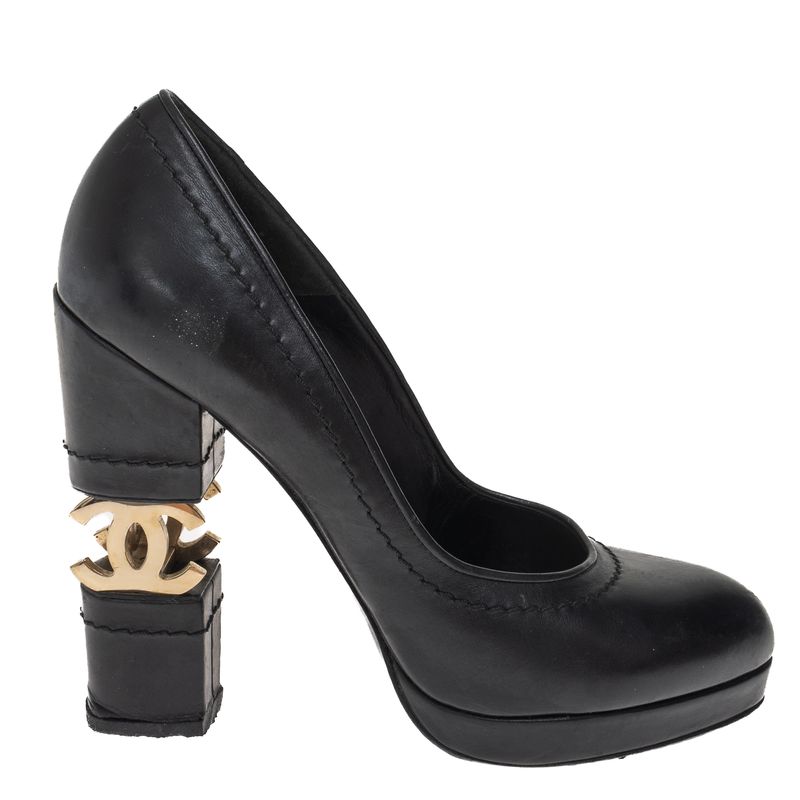 Sapato-Chanel-Salto-Grosso-com-Logo