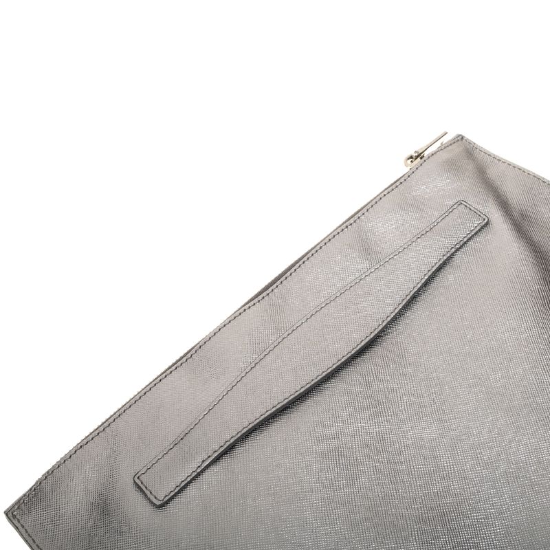 Clutch-Prada-Metalizada-Prata