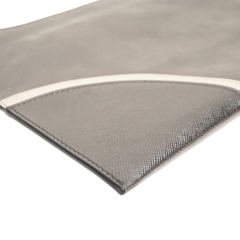 Clutch-Prada-Metalizada-Prata