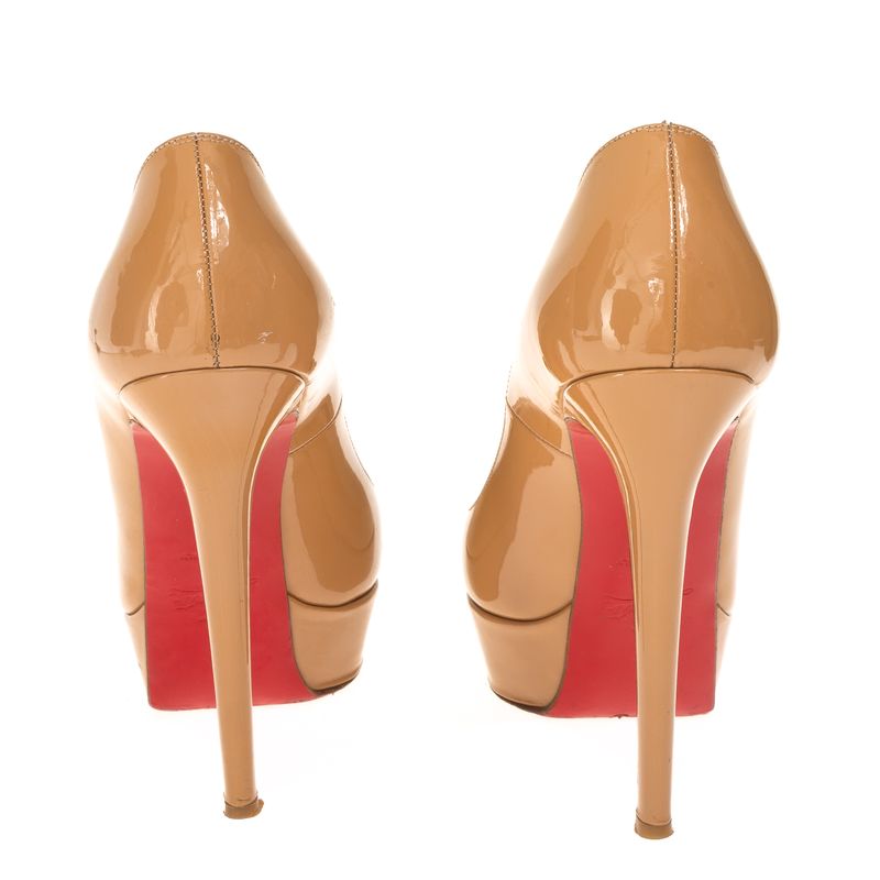 78561-Sapato-de-Salto-Christian-Louboutin-Verniz-Bege-2