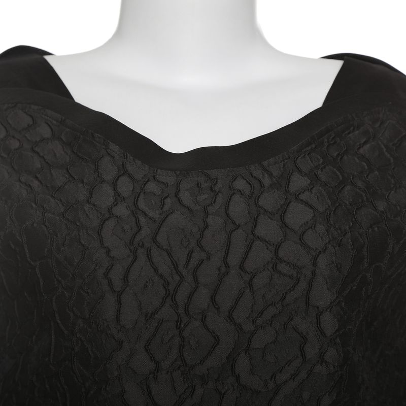 Blusa-Fendi-Texturizada-Preta