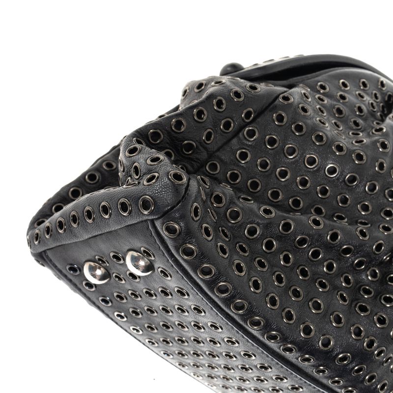 Bolsa-Alaia-Clutch-Ilhos-Couro-Preto-
