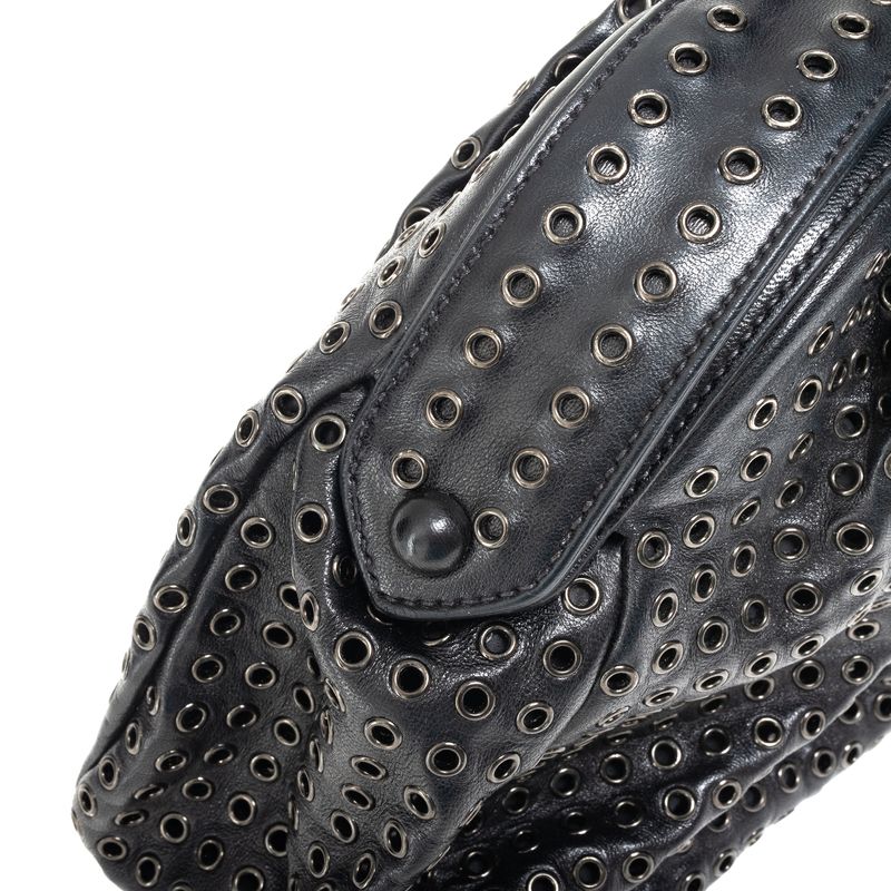 Bolsa-Alaia-Clutch-Ilhos-Couro-Preto-