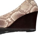 Sapato-Tory-Burch-Couro-Exotico-Marrom