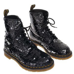 Coturno Dr Martens Paetês Preto