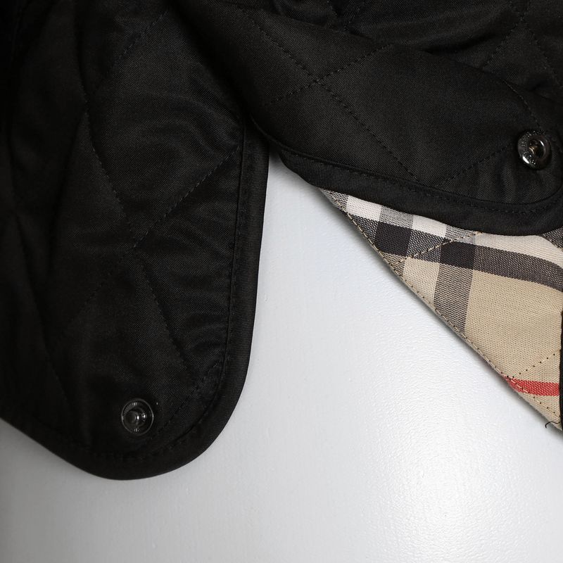 Casaco-Burberry-Matelasse-Preto