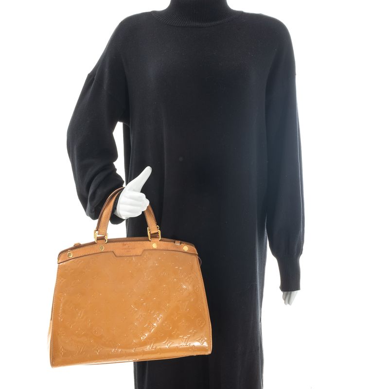 Bolsa-Louis-Vuitton-Brea-Verniz-Monograma-Dourada