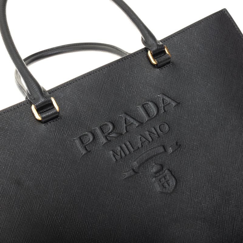 Bolsa-Prada-Logo-Saffiano-Preta