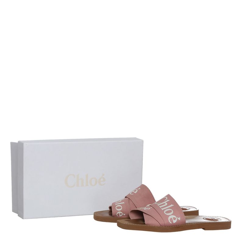 Slide-Chloe-Woody-Logo-Rosa