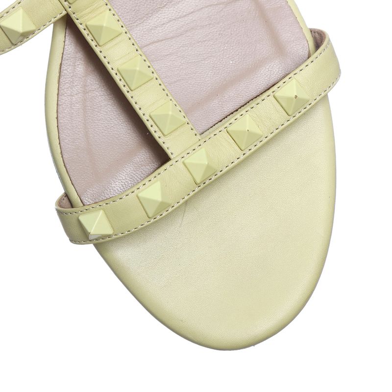 Rasteira-Valentino-Garavani-Rockstud-Amarela