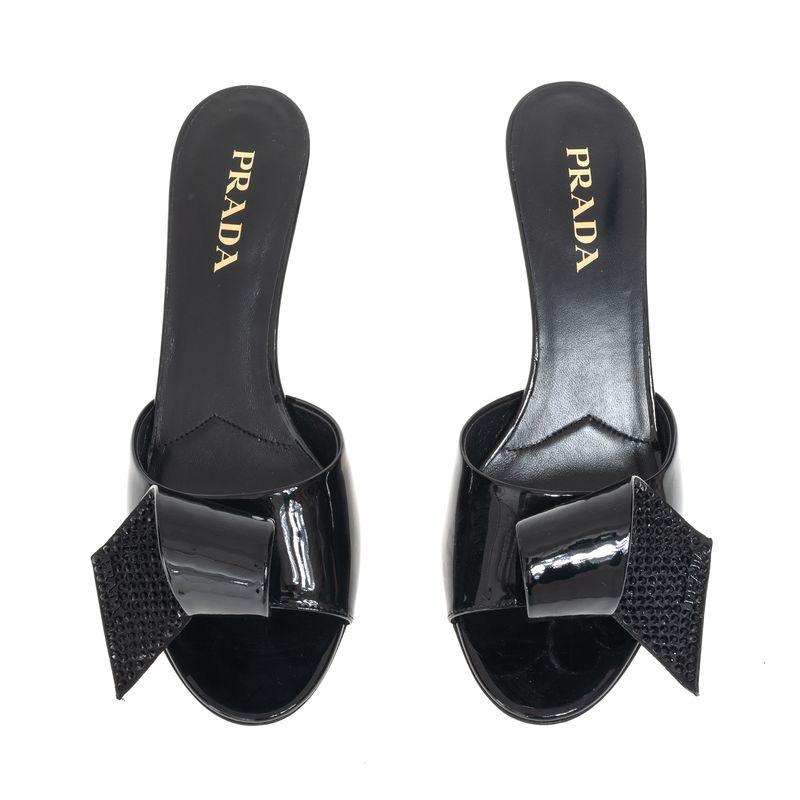 Sandalia-Prada-Mule-Laco-com-Strass-Preta