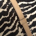 Bolsa-Gucci-Clutch-Broadway-Pelos-Animal-Print
