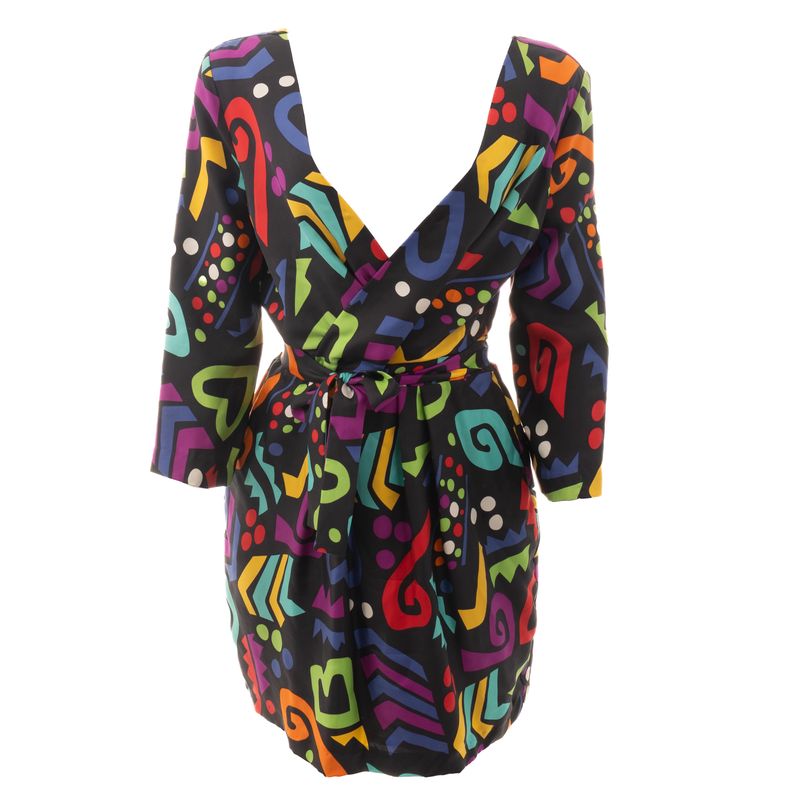 Vestido-Boutique-Moschino-Colorido-Fundo-Preto
