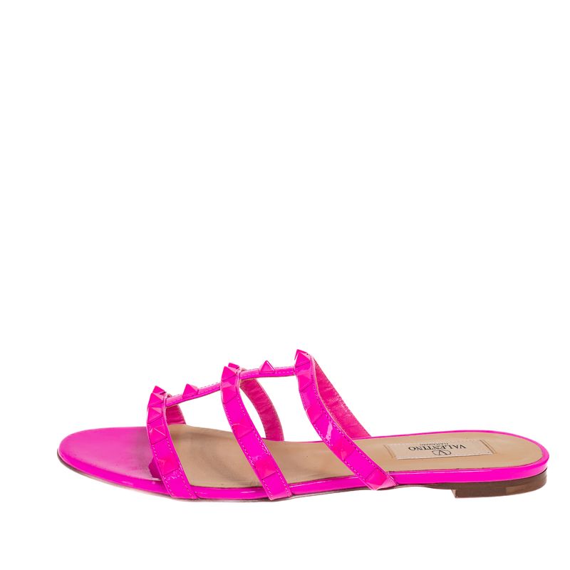 Sandalia-Valentino-Garavani-Rasteira-Rockstud-Rosa